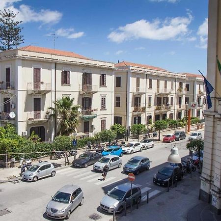 Casa Vacanze L'Altra Diaz Syracuse ภายนอก รูปภาพ