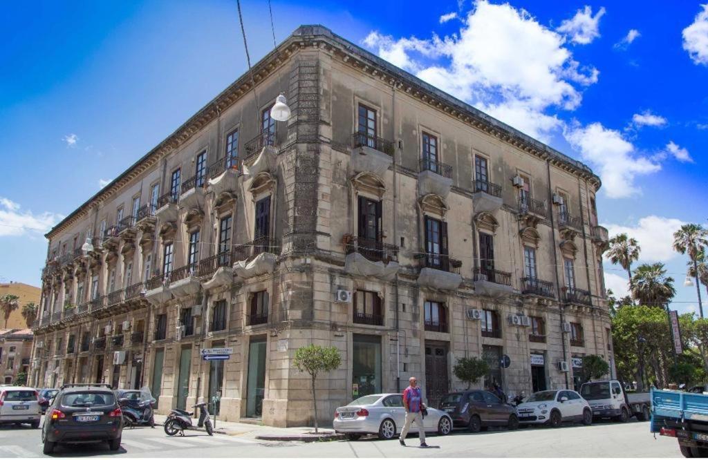 Casa Vacanze L'Altra Diaz Syracuse ภายนอก รูปภาพ