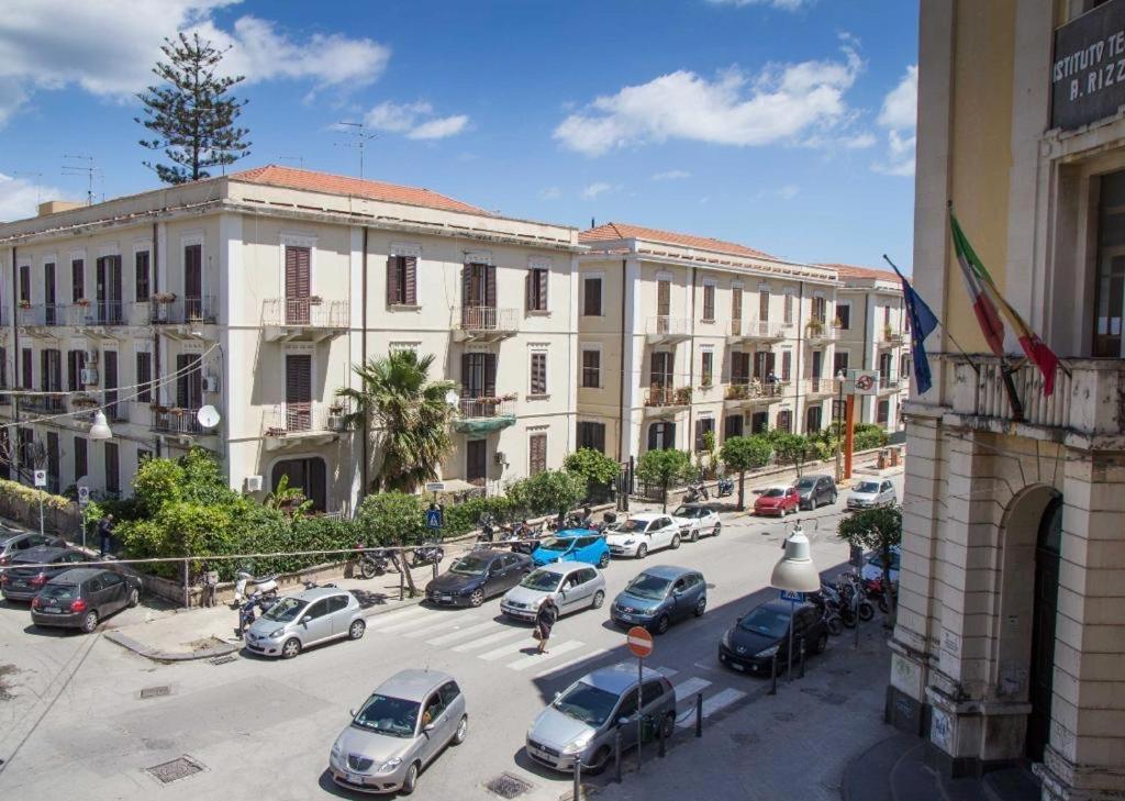 Casa Vacanze L'Altra Diaz Syracuse ภายนอก รูปภาพ