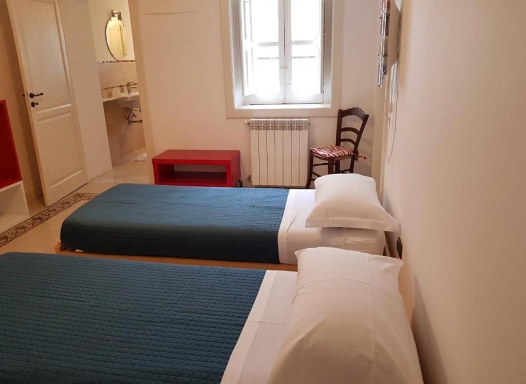 Casa Vacanze L'Altra Diaz Syracuse ภายนอก รูปภาพ