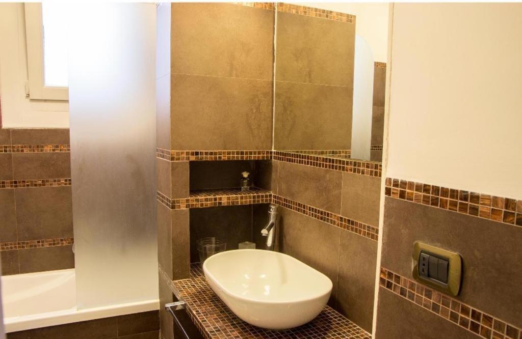 Casa Vacanze L'Altra Diaz Syracuse ภายนอก รูปภาพ