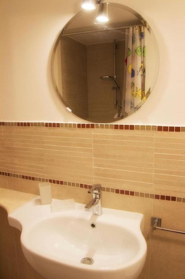 Casa Vacanze L'Altra Diaz Syracuse ภายนอก รูปภาพ